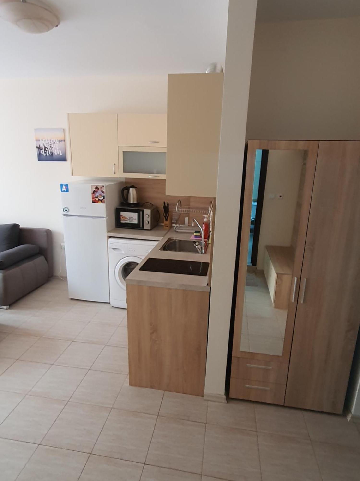 Таня 10 Apartment Pomorie Exterior photo
